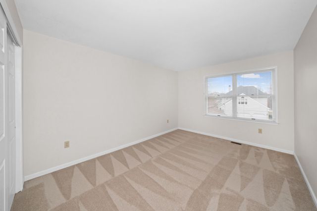 8 BAYBERRY CLOSE, Newark, DE 19711