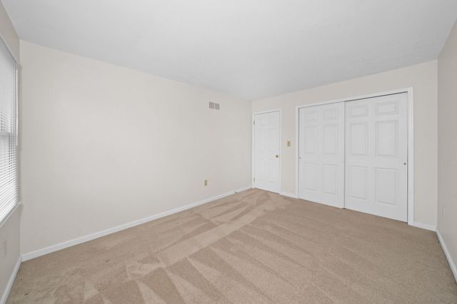 8 BAYBERRY CLOSE, Newark, DE 19711