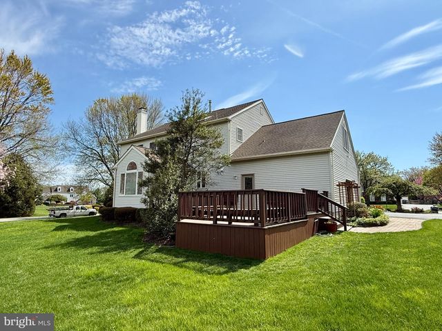 8 BAYBERRY CLOSE, Newark, DE 19711