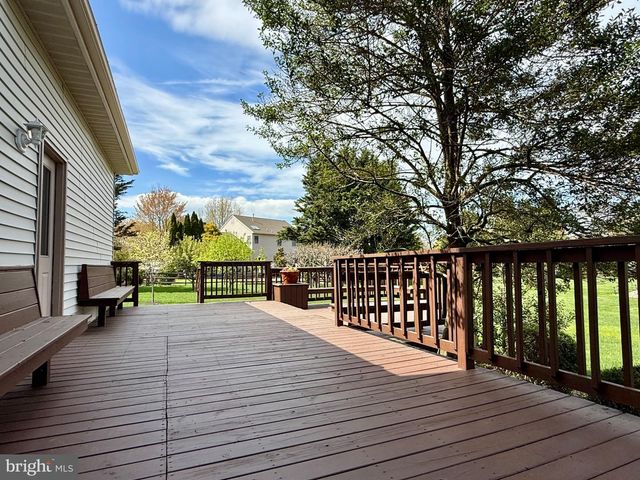 8 BAYBERRY CLOSE, Newark, DE 19711