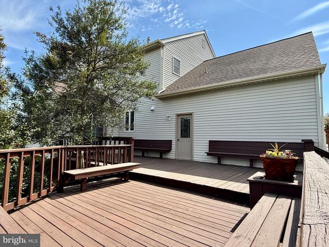 8 BAYBERRY CLOSE, Newark, DE 19711