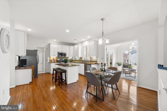 8 BAYBERRY CLOSE, Newark, DE 19711