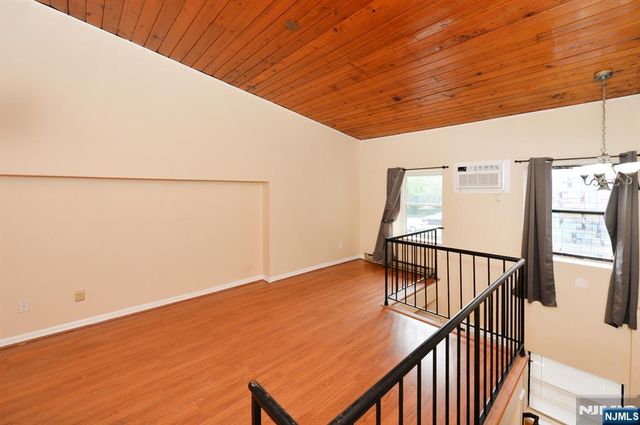 50 May Street 112, Hawthorne, NJ 07506