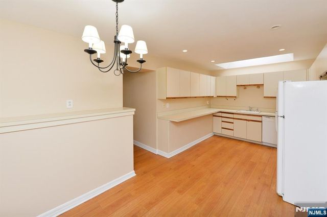 50 May Street 112, Hawthorne, NJ 07506
