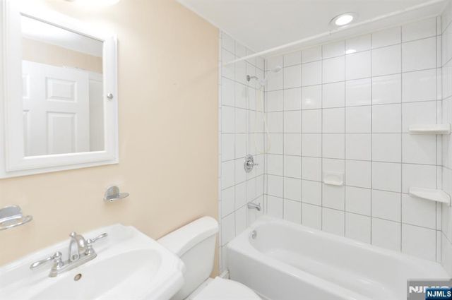 50 May Street 112, Hawthorne, NJ 07506