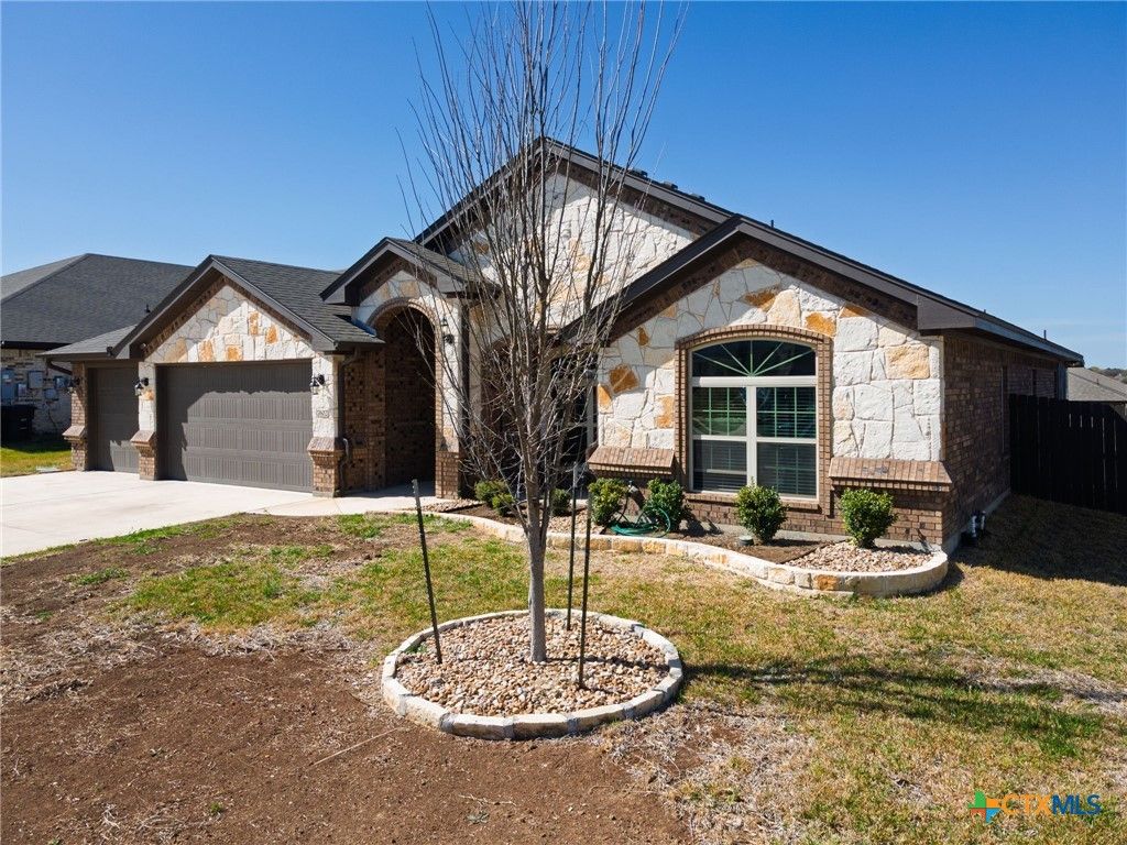 Image 2 of property listing at 7602 Iridium Drive, Killeen, TX 76542