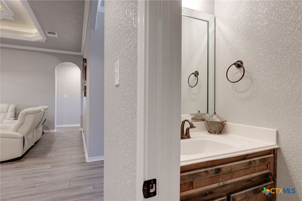 Image 8 of property listing at 7602 Iridium Drive, Killeen, TX 76542