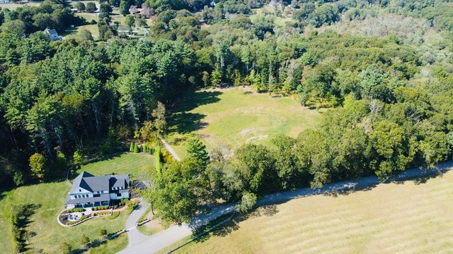 88 Maple Street, Hamilton, MA 01982