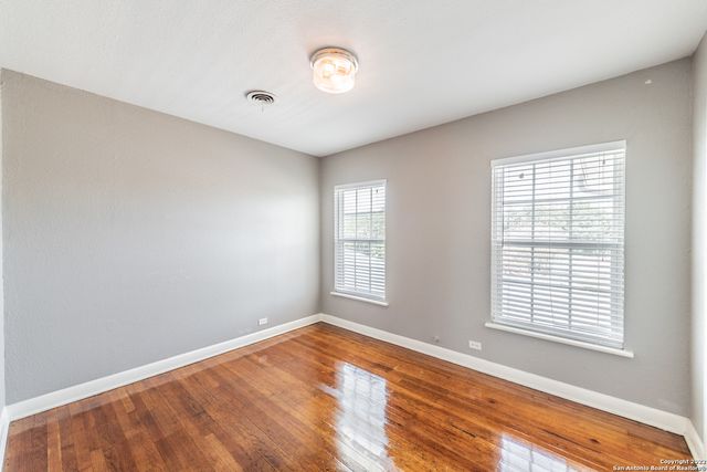 553 Club Dr Apt 4, San Antonio, TX 78201