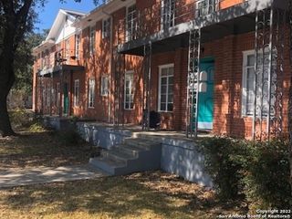 553 Club Dr Apt 4, San Antonio, TX 78201