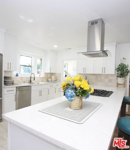 153 N Hanford Avenue, San Pedro (los Angeles), CA 90732