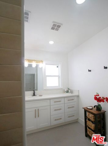 153 N Hanford Avenue, San Pedro (los Angeles), CA 90732