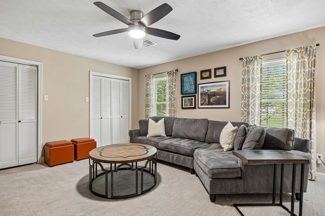 9611 Larchcrest Drive, Dallas, TX 75238