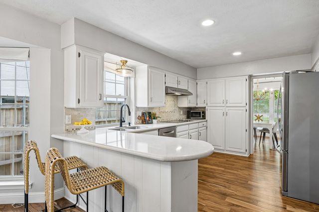 9611 Larchcrest Drive, Dallas, TX 75238