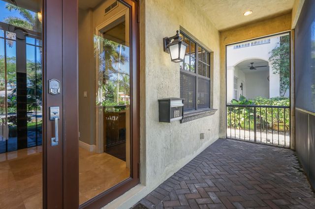 132 NE 21st Court, Wilton Manors, FL 33305