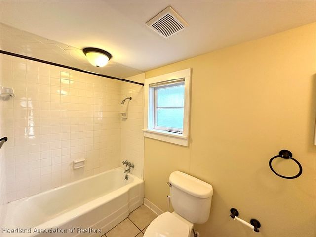 419 E Center Avenue, Sebring, FL 33870