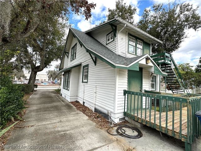 419 E Center Avenue, Sebring, FL 33870