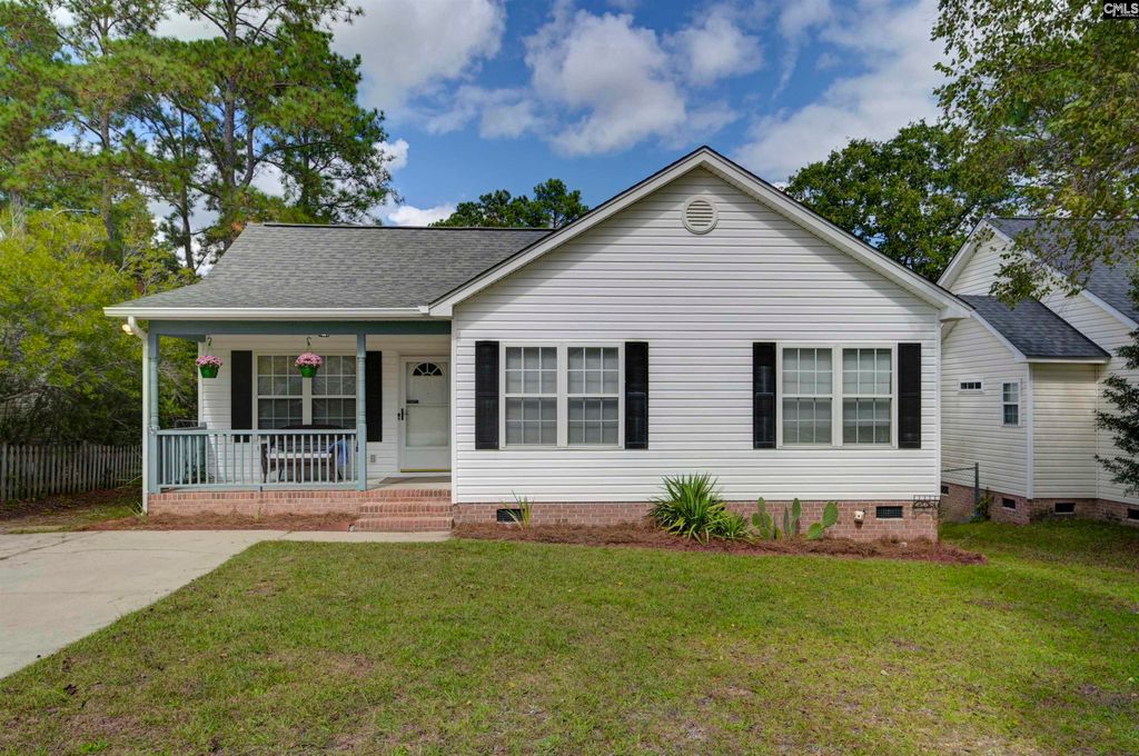 201 Hallie Hills Place, Lexington, SC 29073