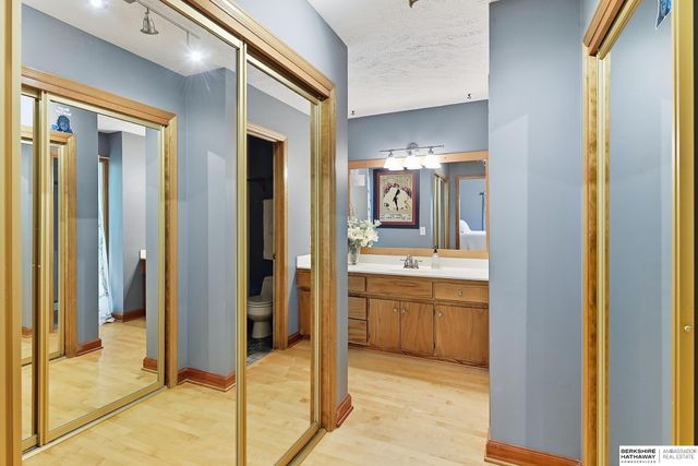 703 Canyon Road, Bellevue, NE 68005