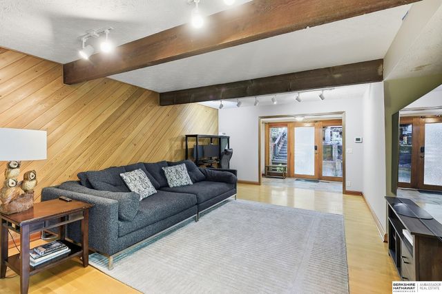 703 Canyon Road, Bellevue, NE 68005