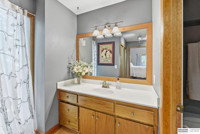 703 Canyon Road, Bellevue, NE 68005