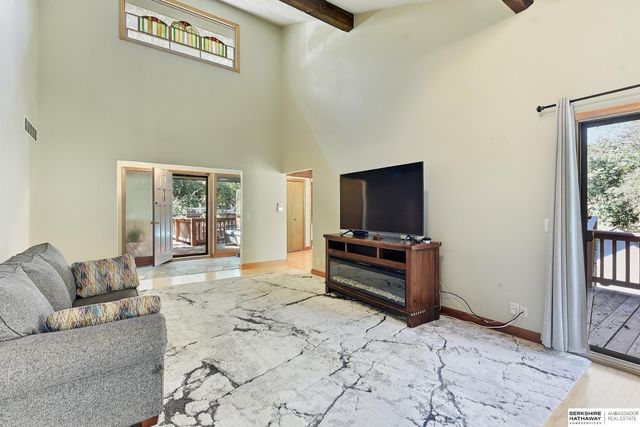703 Canyon Road, Bellevue, NE 68005