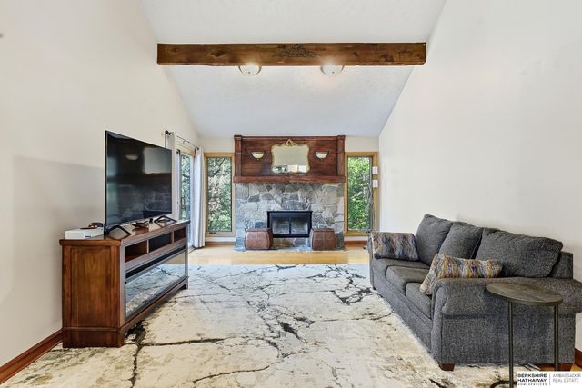 703 Canyon Road, Bellevue, NE 68005