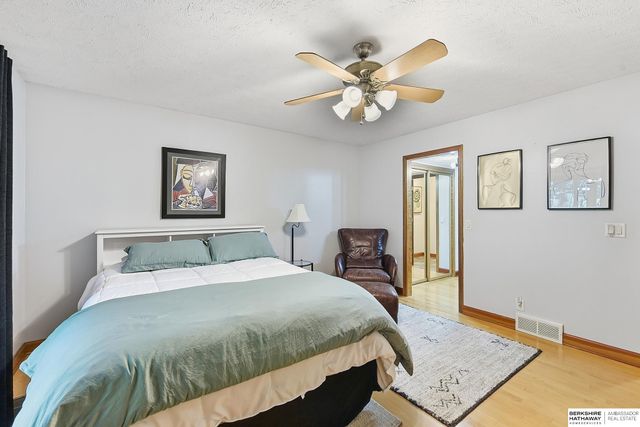 703 Canyon Road, Bellevue, NE 68005