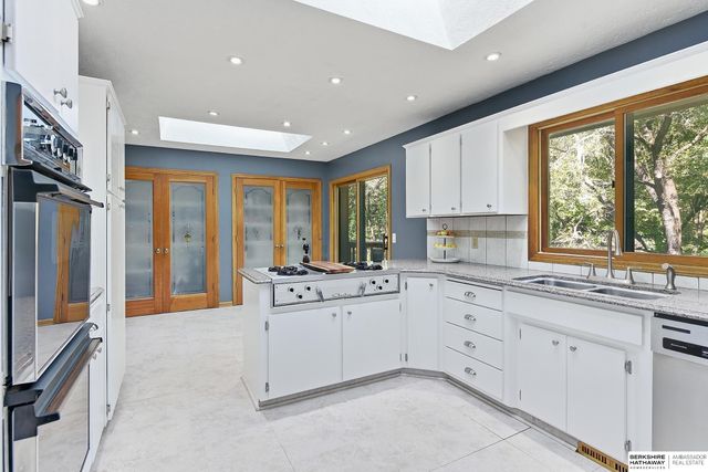 703 Canyon Road, Bellevue, NE 68005