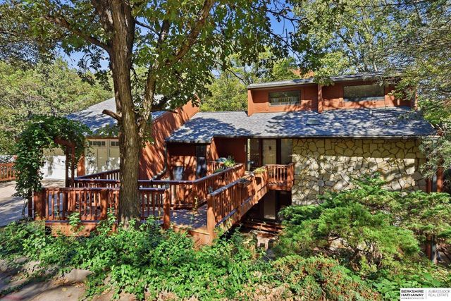 703 Canyon Road, Bellevue, NE 68005