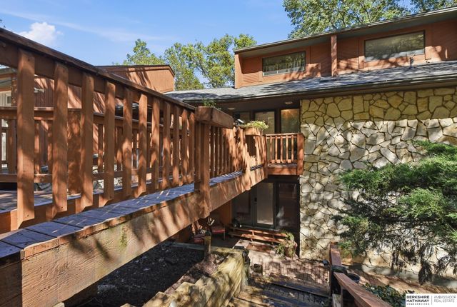 703 Canyon Road, Bellevue, NE 68005