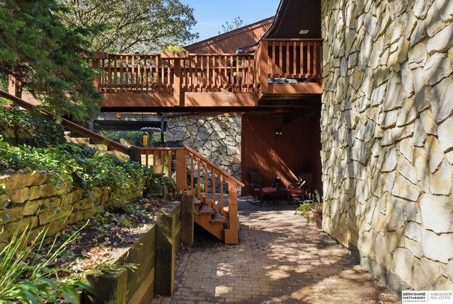 703 Canyon Road, Bellevue, NE 68005