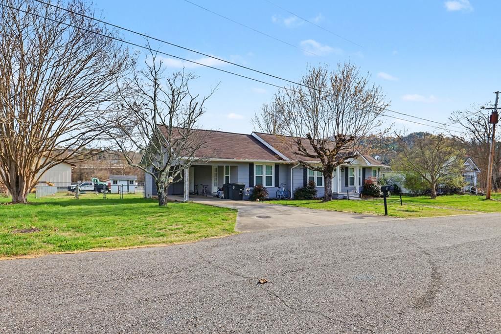 67 Lowell Street, Murphy, NC 28906