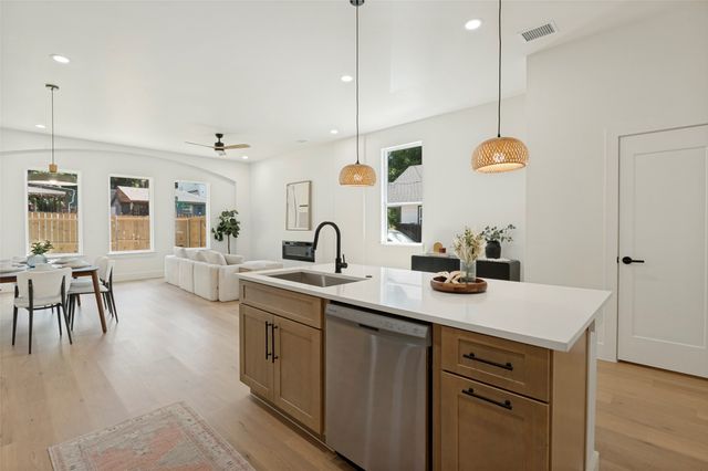 524 Tama Street, Dallas, TX 75203