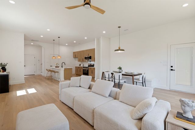 524 Tama Street, Dallas, TX 75203