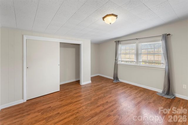 10 Woodmont Drive, Asheville, NC 28806