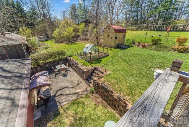 10 Woodmont Drive, Asheville, NC 28806