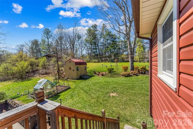 10 Woodmont Drive, Asheville, NC 28806