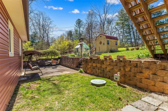 10 Woodmont Drive, Asheville, NC 28806