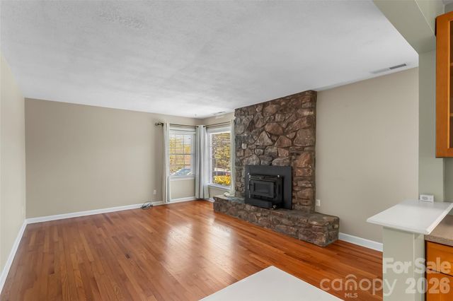 10 Woodmont Drive, Asheville, NC 28806