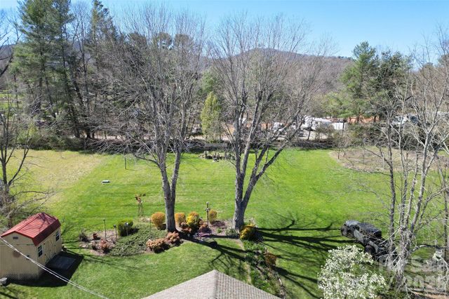 10 Woodmont Drive, Asheville, NC 28806