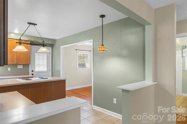 10 Woodmont Drive, Asheville, NC 28806