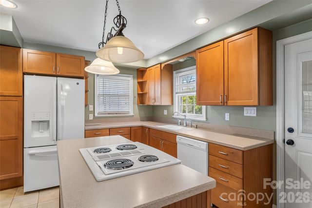 10 Woodmont Drive, Asheville, NC 28806