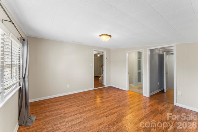 10 Woodmont Drive, Asheville, NC 28806