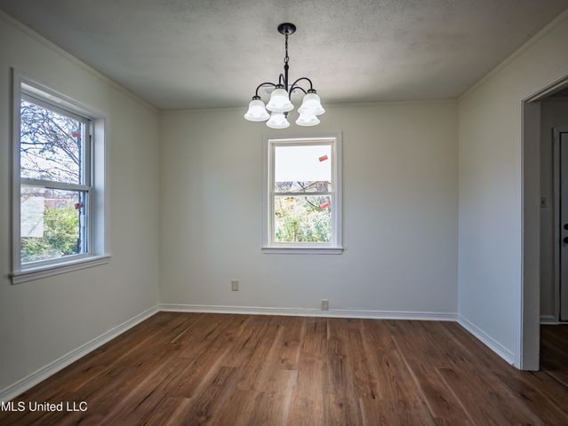 201 College Street, Batesville, MS 38606