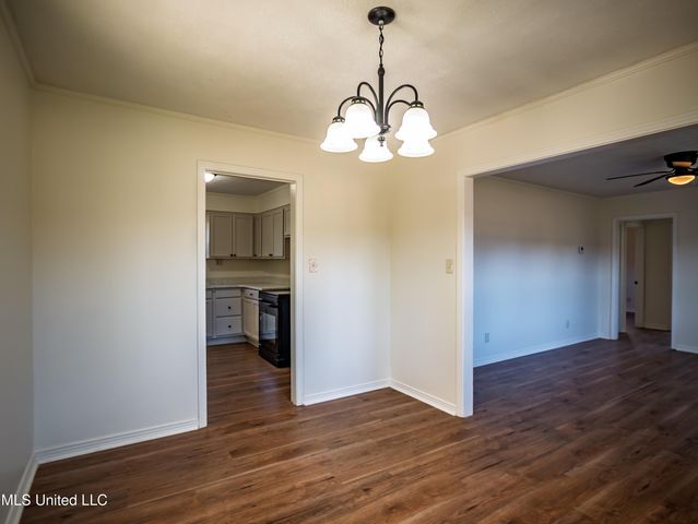 201 College Street, Batesville, MS 38606
