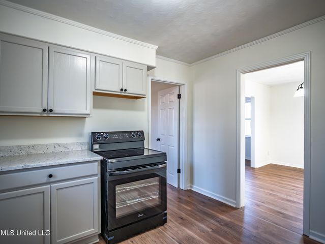 201 College Street, Batesville, MS 38606
