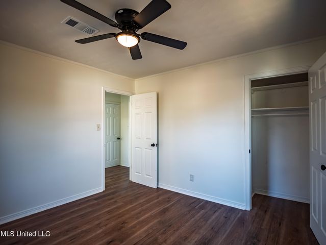 201 College Street, Batesville, MS 38606