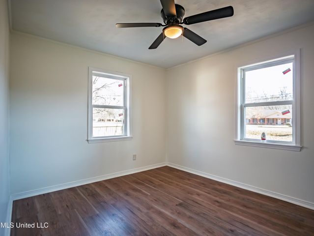 201 College Street, Batesville, MS 38606