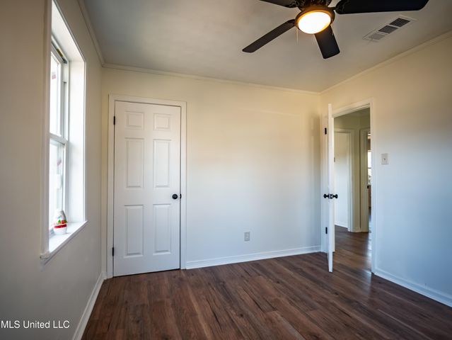 201 College Street, Batesville, MS 38606